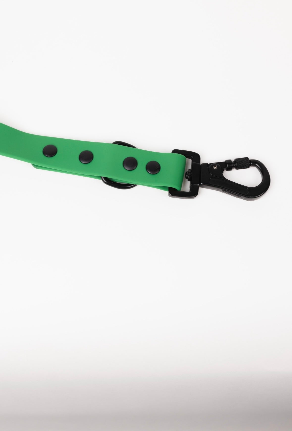 Clover Everyday Leash — Supplier close-up of the Clover leash clasp.